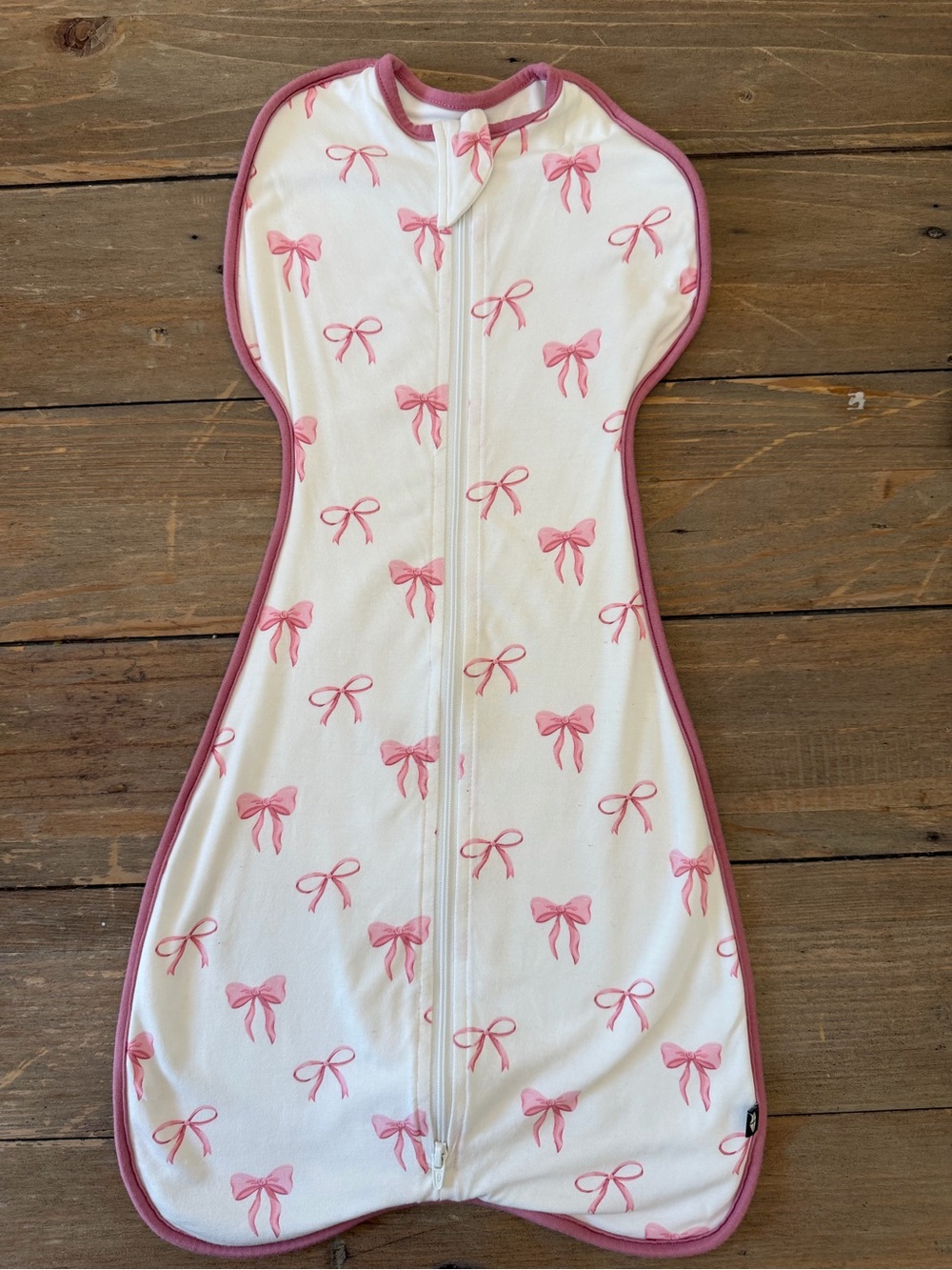 Kyte baby bamboo pink bow swaddle sleep sack size XS .5 tog